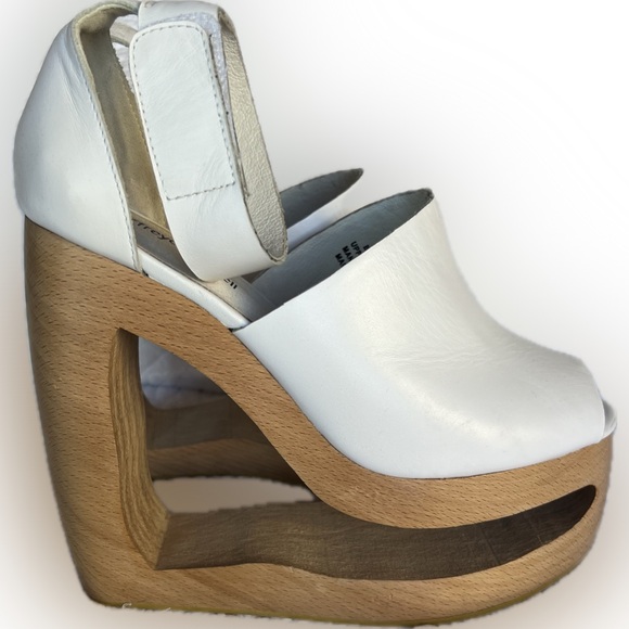 White Leather platform wedges - Picture 3 of 10